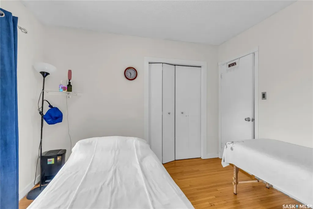 1308 Preston Avenue S Saskatoon SK S7H 2V4