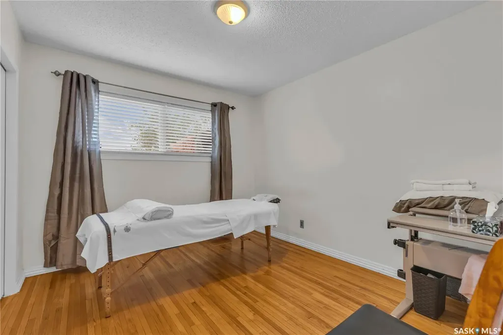 1308 Preston Avenue S Saskatoon SK S7H 2V4