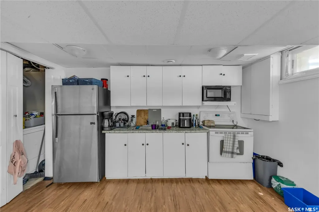 1308 Preston Avenue S Saskatoon SK S7H 2V4