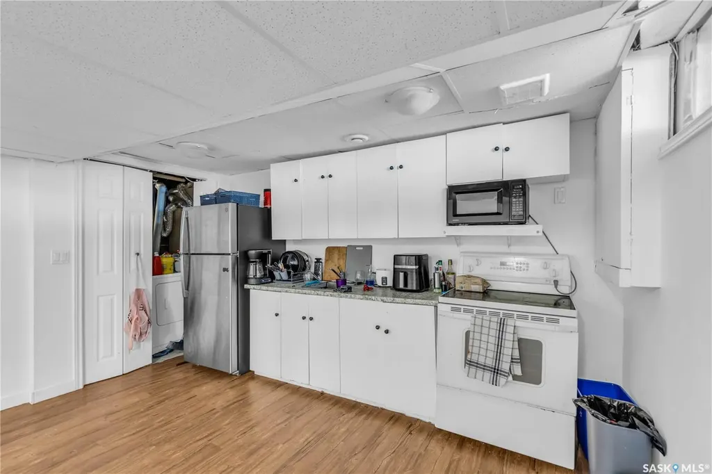 1308 Preston Avenue S Saskatoon SK S7H 2V4