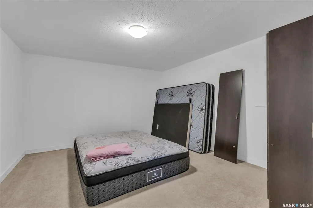 1308 Preston Avenue S Saskatoon SK S7H 2V4