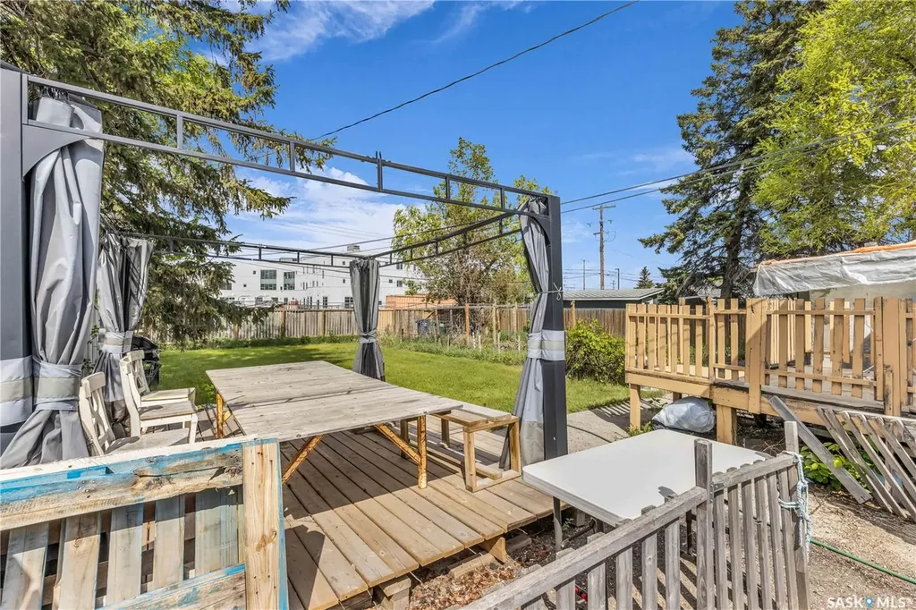 1308 Preston Avenue S Saskatoon SK S7H 2V4