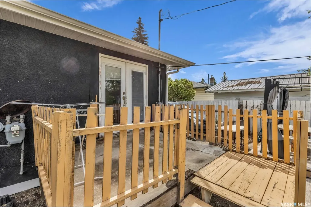 1308 Preston Avenue S Saskatoon SK S7H 2V4