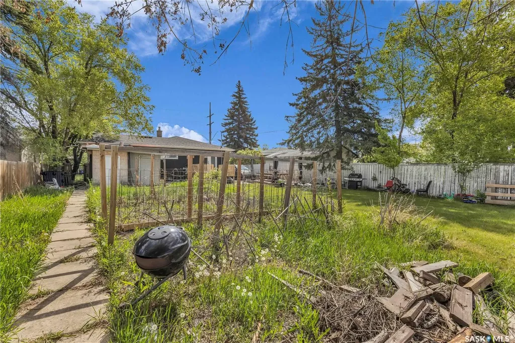 1308 Preston Avenue S Saskatoon SK S7H 2V4