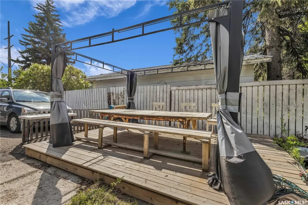 1308 Preston Avenue S Saskatoon SK S7H 2V4