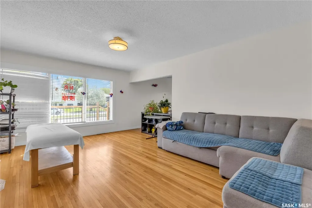 1308 Preston Avenue S Saskatoon SK S7H 2V4