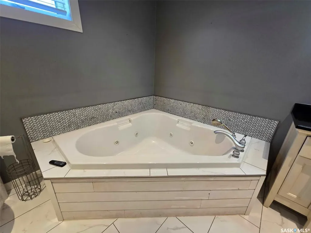 427 Main Street Melville SK S0A 2P0