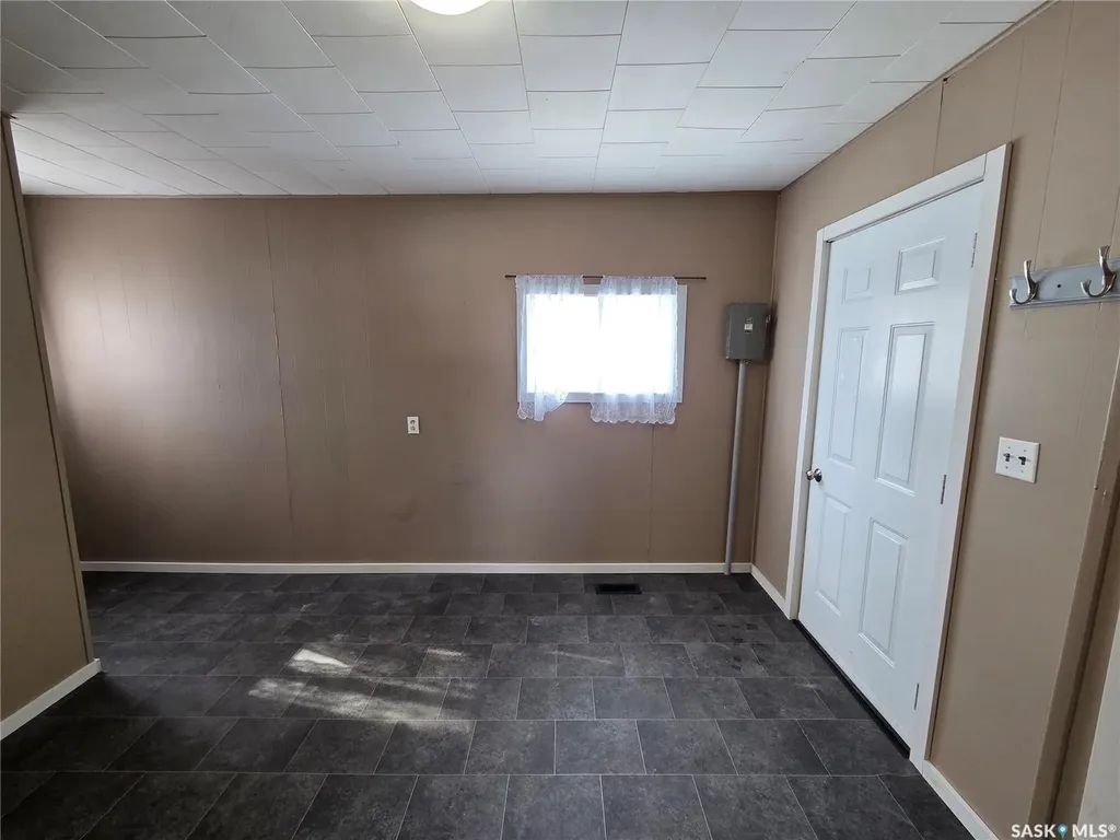 26 Fraser Street Manor SK S0C 1R0