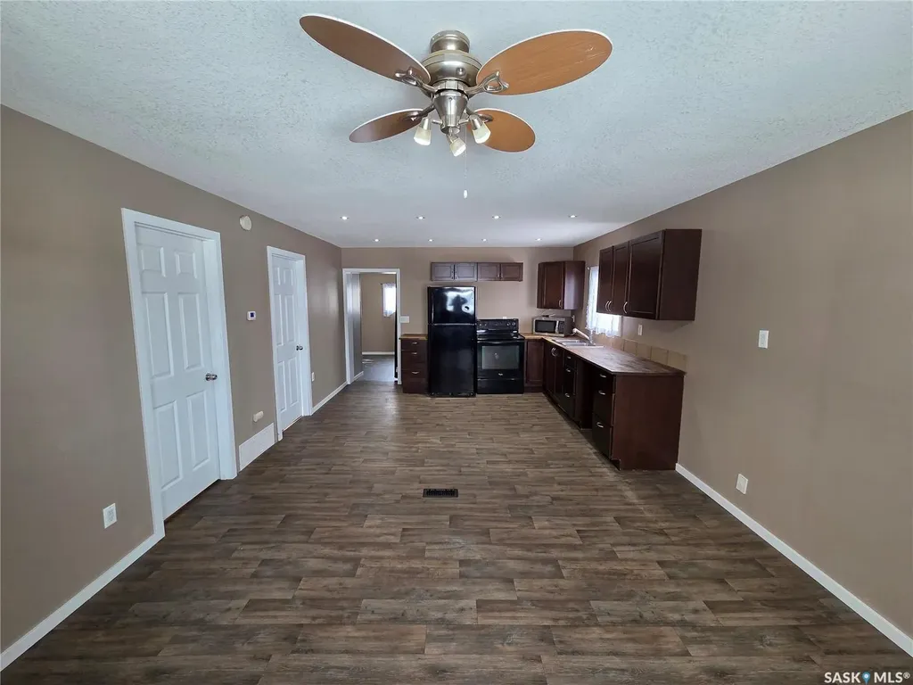 26 Fraser Street Manor SK S0C 1R0