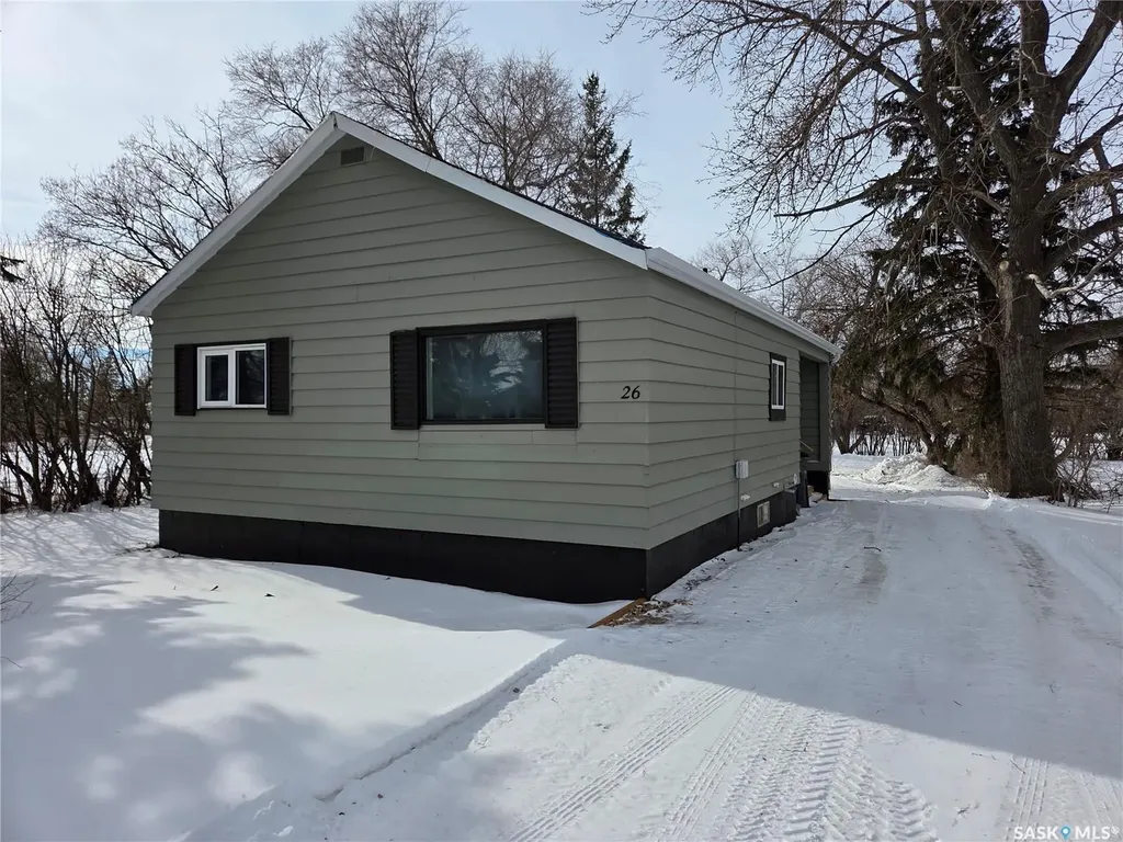 26 Fraser Street Manor SK S0C 1R0