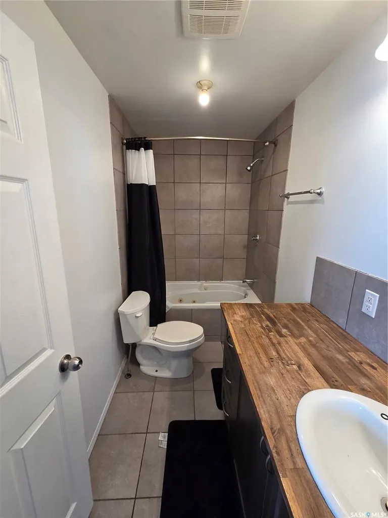 26 Fraser Street Manor SK S0C 1R0