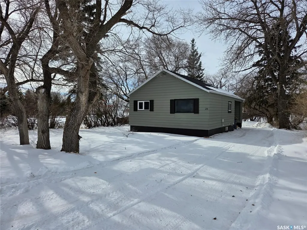 26 Fraser Street Manor SK S0C 1R0