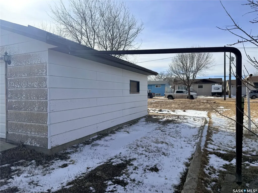 61 14th Avenue SE Swift Current SK S9H 3S3