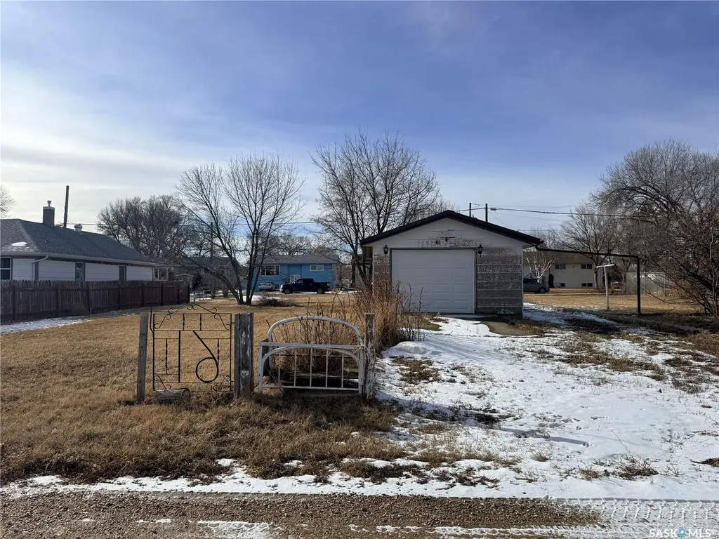 61 14th Avenue SE Swift Current SK S9H 3S3