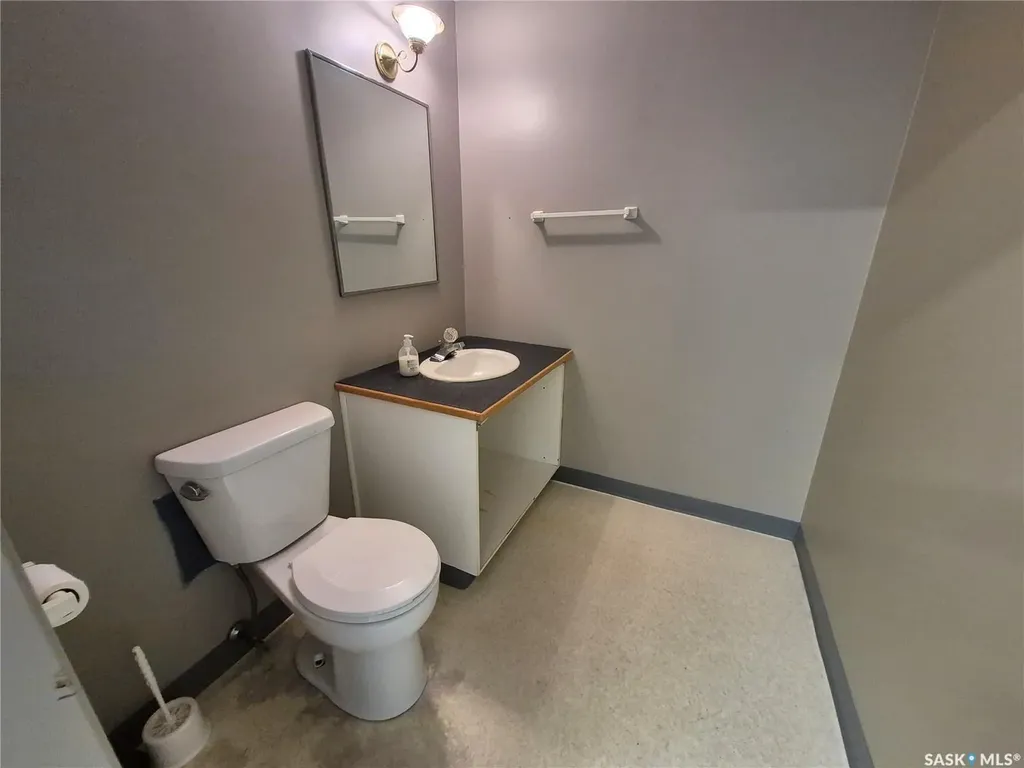 24 12th Street NE Weyburn SK S4H 1K2