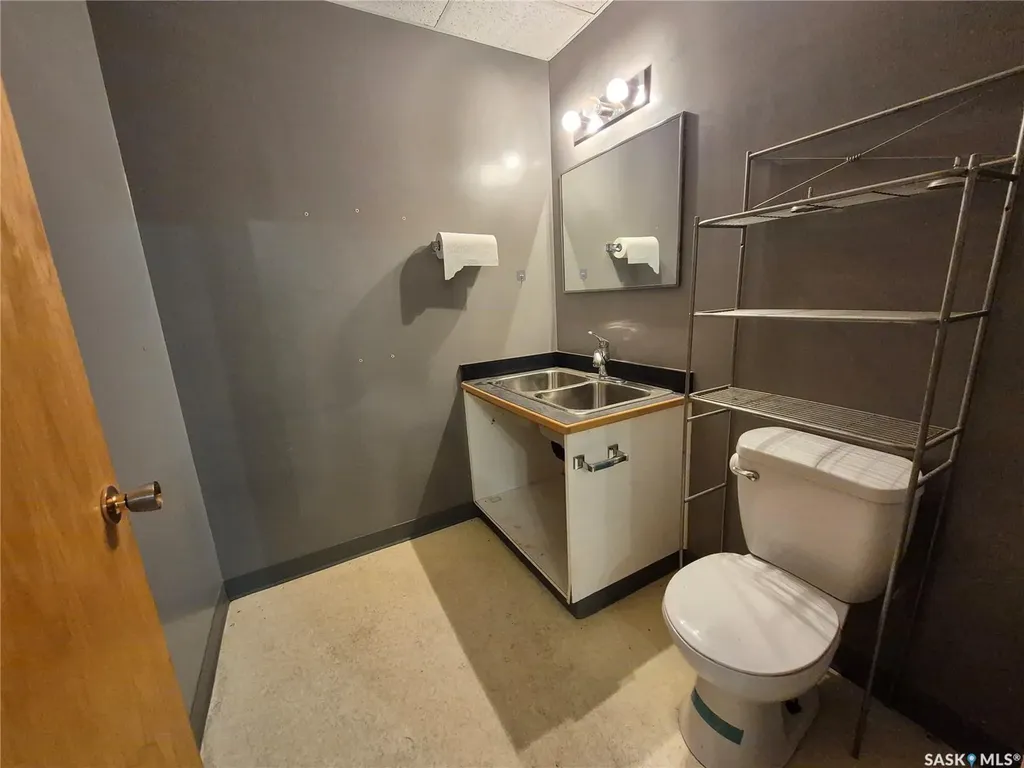 24 12th Street NE Weyburn SK S4H 1K2