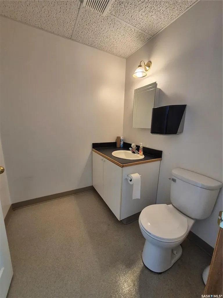 24 12th Street NE Weyburn SK S4H 1K2