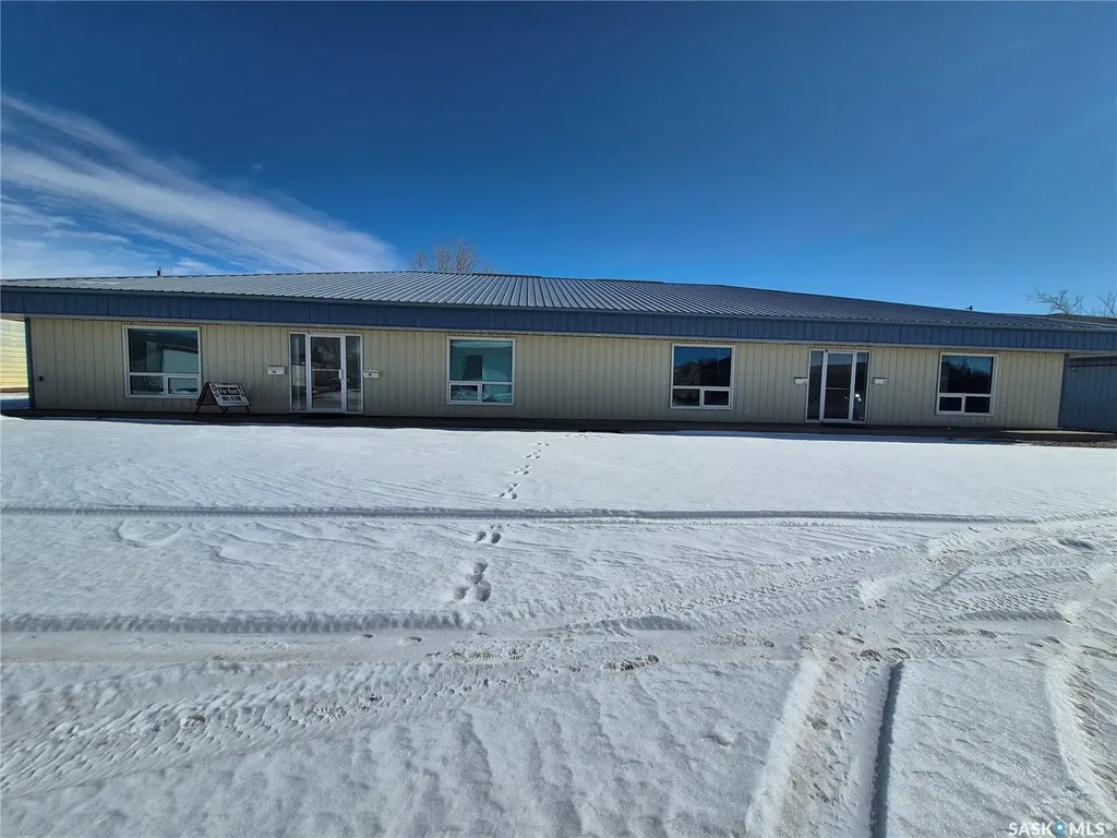 24 12th Street NE Weyburn SK S4H 1K2