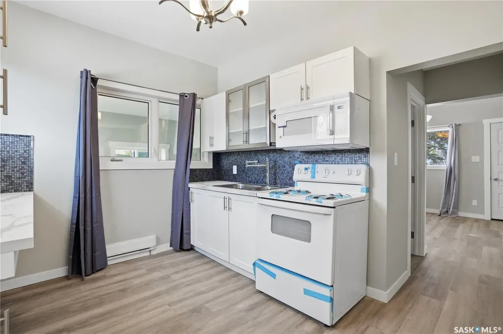 726 Cameron Street Regina SK S4T 2S1