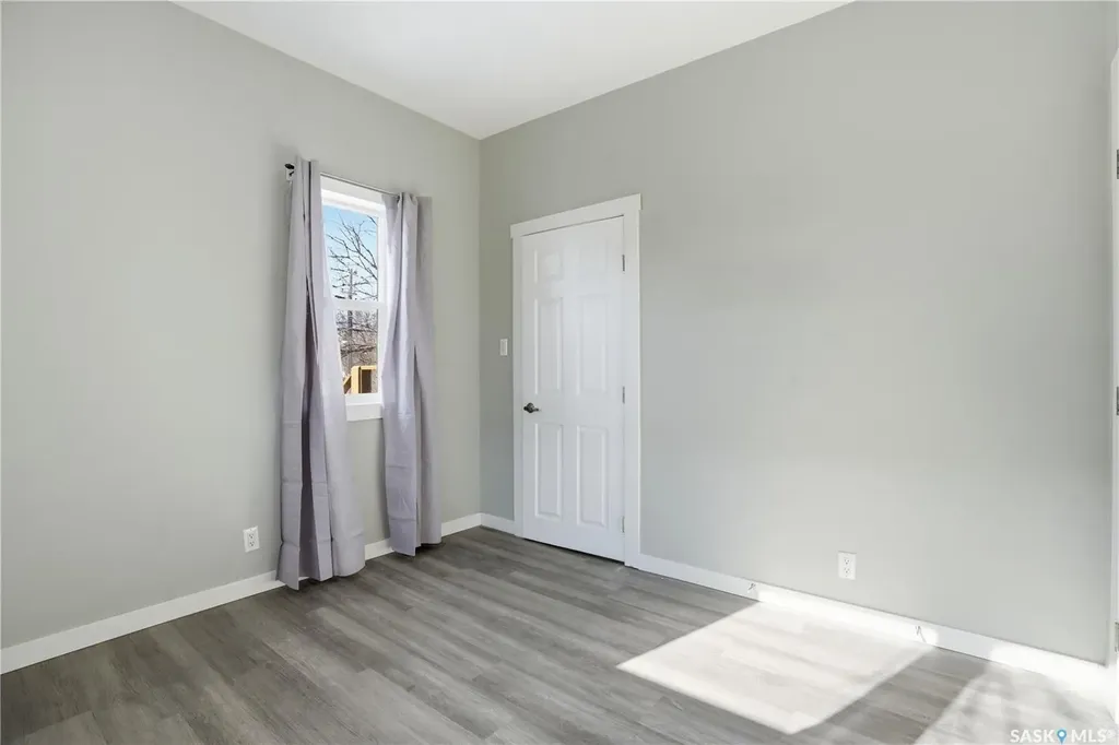 726 Cameron Street Regina SK S4T 2S1