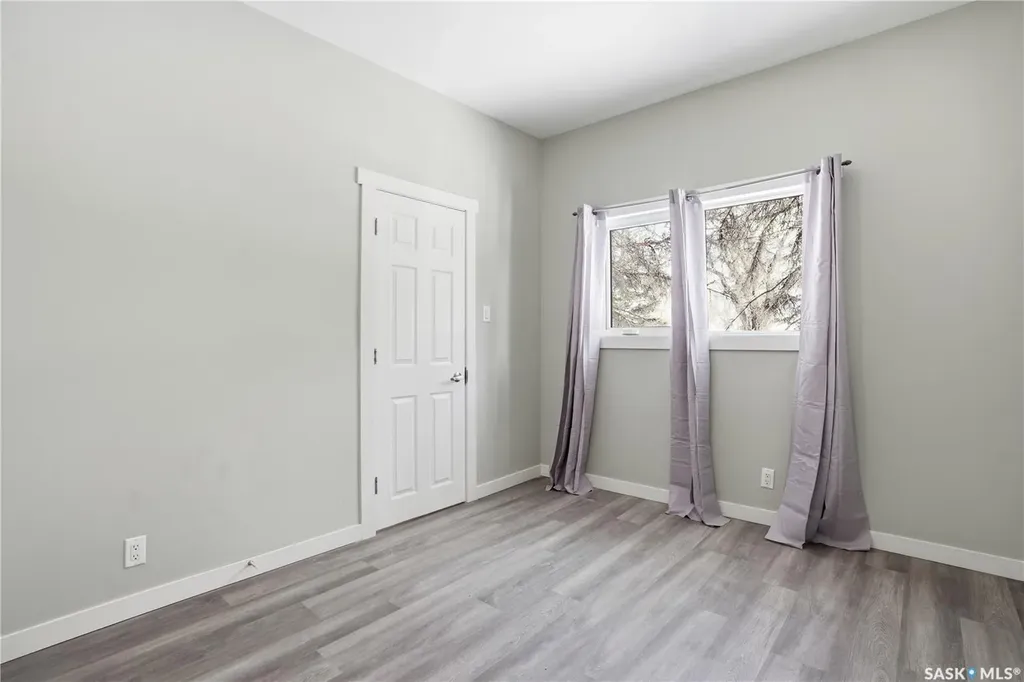 726 Cameron Street Regina SK S4T 2S1