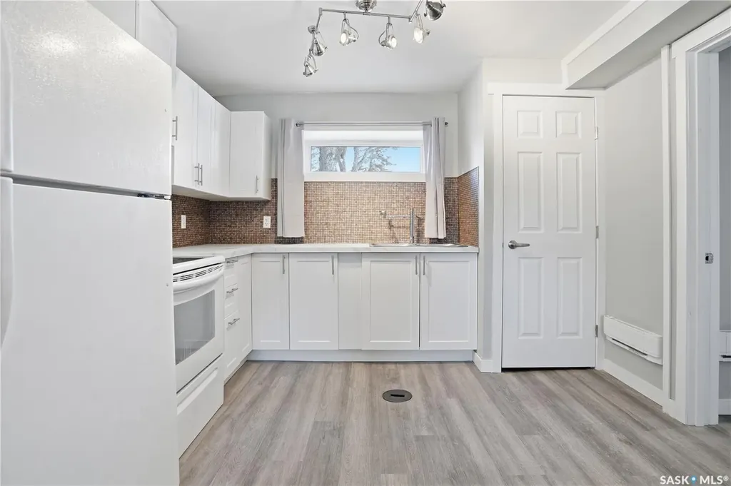 726 Cameron Street Regina SK S4T 2S1