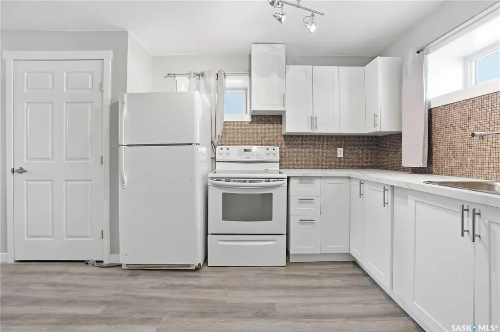 726 Cameron Street Regina SK S4T 2S1