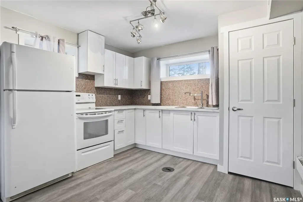 726 Cameron Street Regina SK S4T 2S1