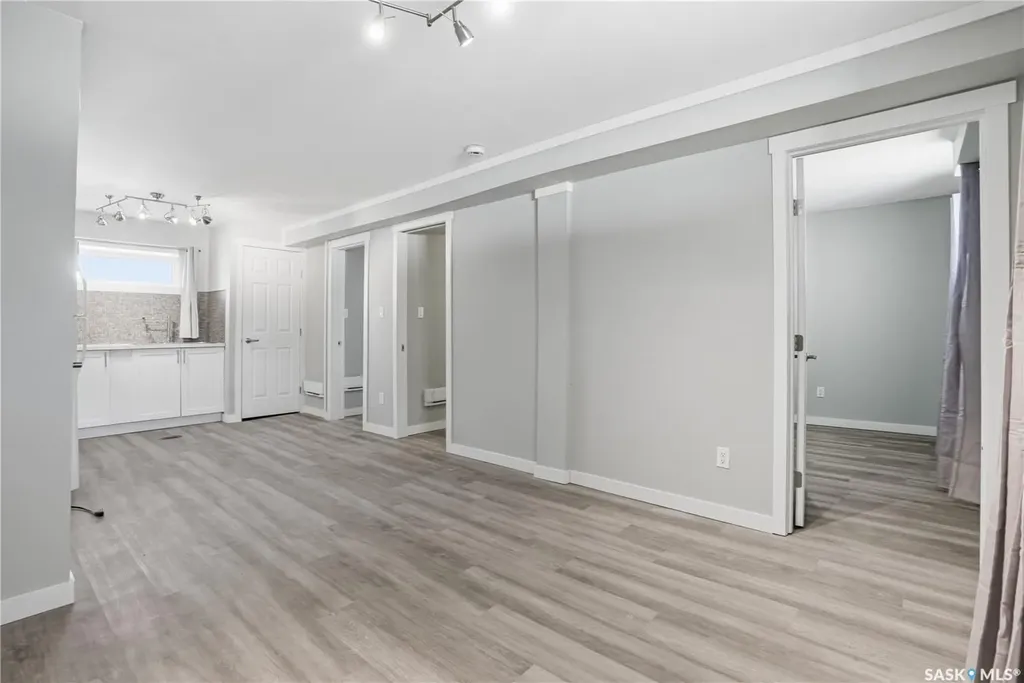 726 Cameron Street Regina SK S4T 2S1