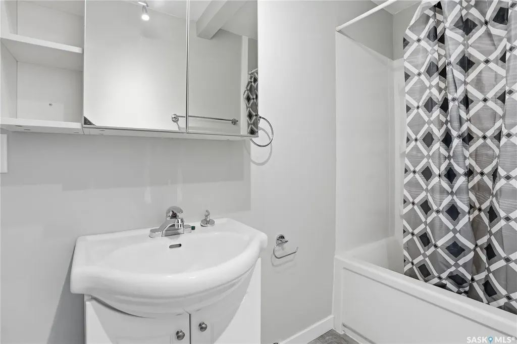 726 Cameron Street Regina SK S4T 2S1