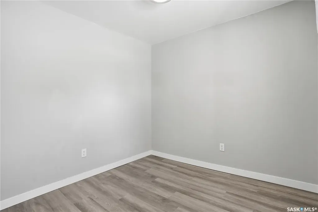 726 Cameron Street Regina SK S4T 2S1