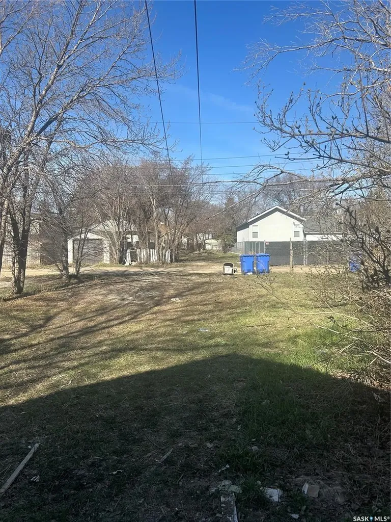 726 Cameron Street Regina SK S4T 2S1