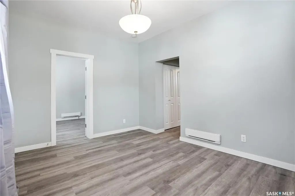 726 Cameron Street Regina SK S4T 2S1