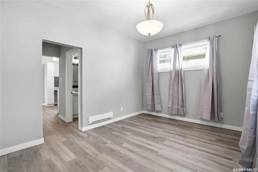 726 Cameron Street Regina SK S4T 2S1