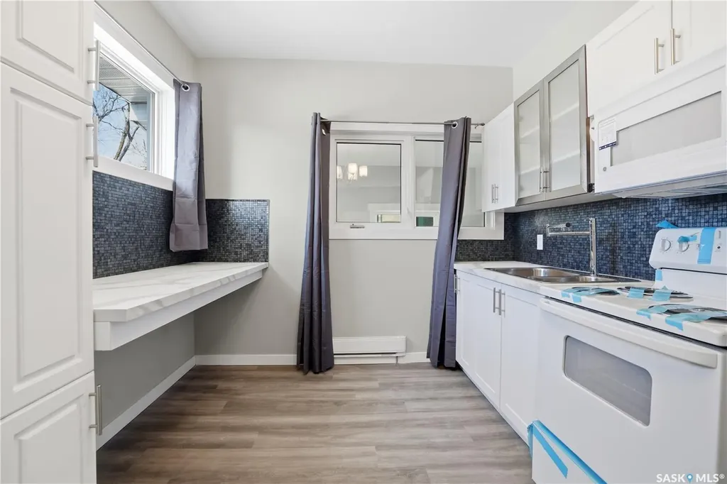 726 Cameron Street Regina SK S4T 2S1