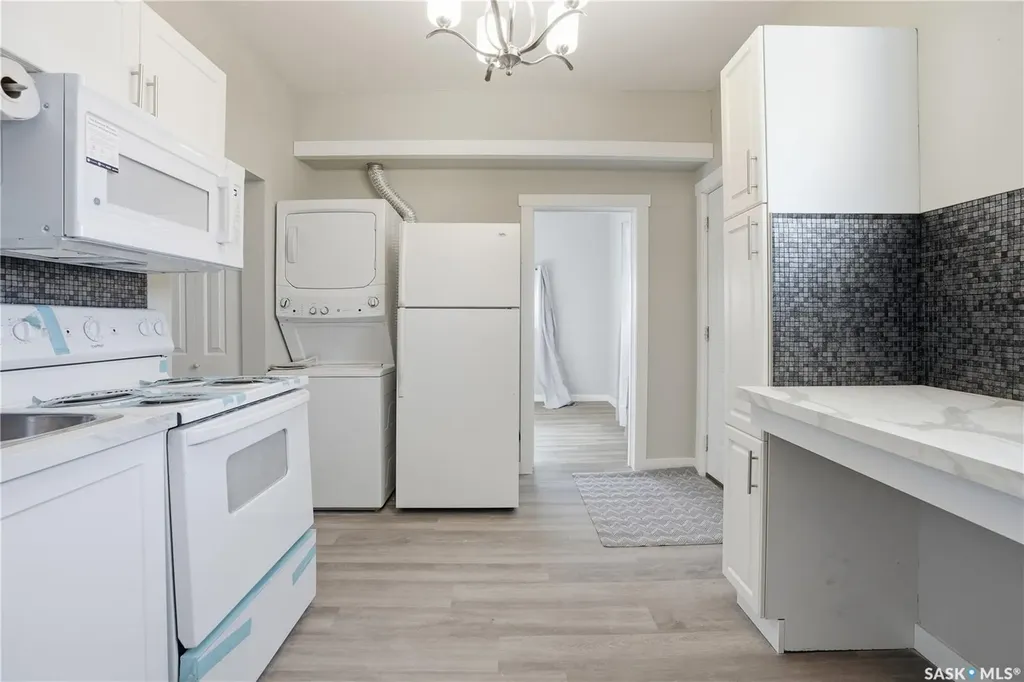 726 Cameron Street Regina SK S4T 2S1