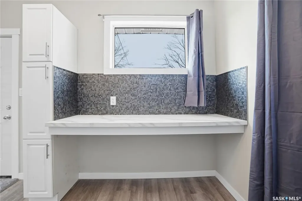 726 Cameron Street Regina SK S4T 2S1