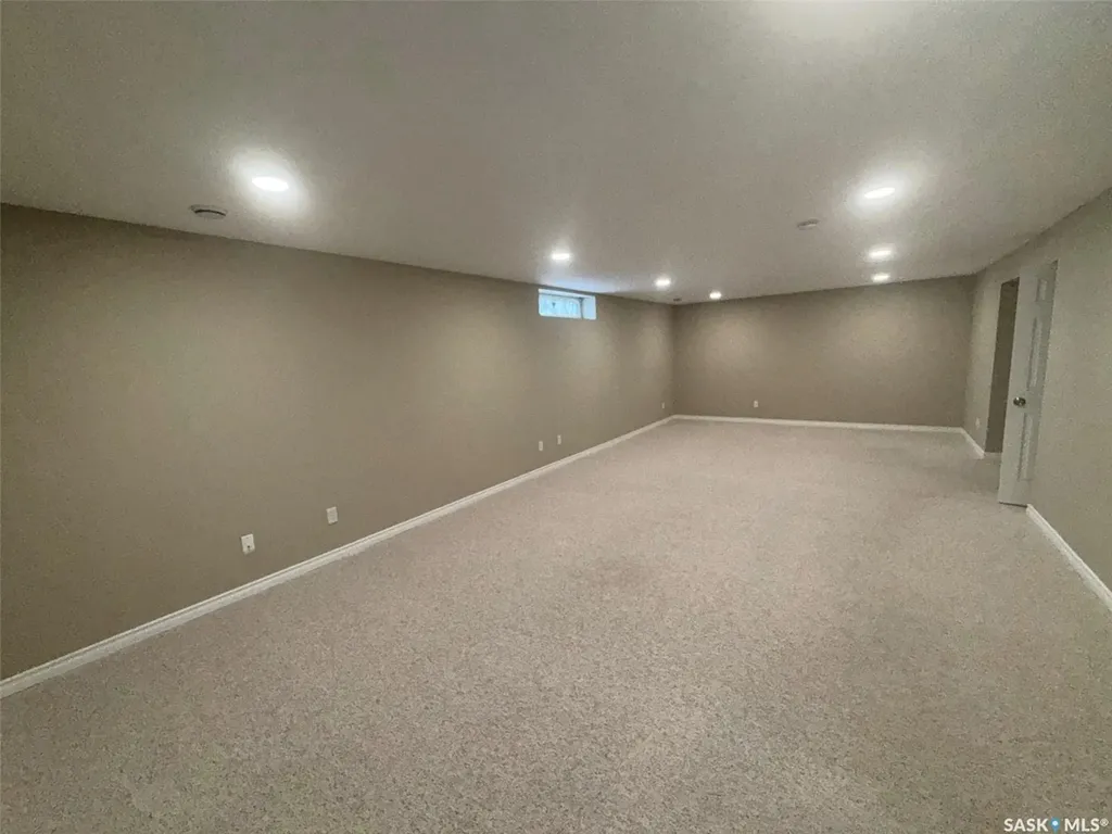 330 Stodola Court Saskatoon SK S7N 4N9