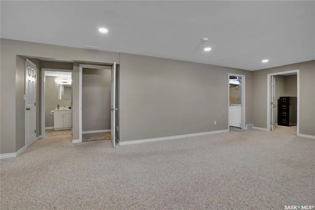 330 Stodola Court Saskatoon SK S7N 4N9