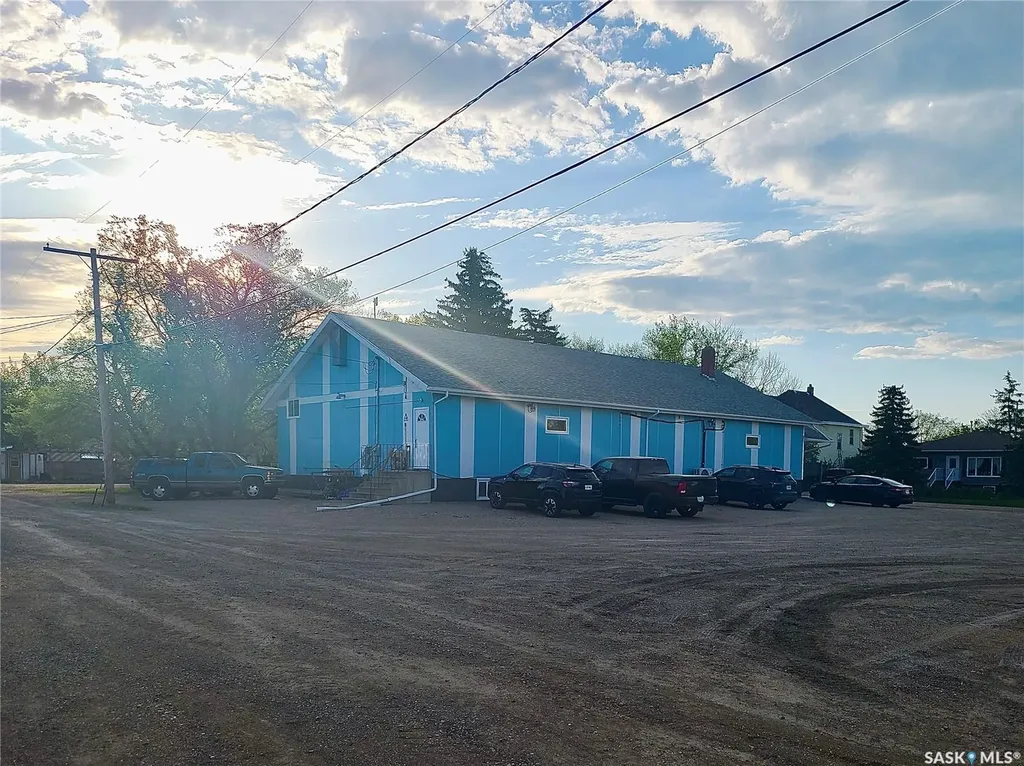 143 Aberdeen Street Elbow SK S0H 1J0