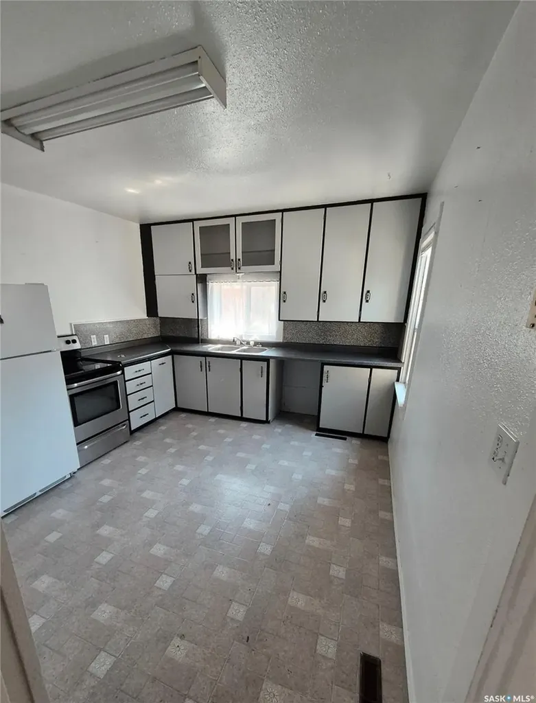 407 3rd Street E Meadow Lake SK S9X 1H7