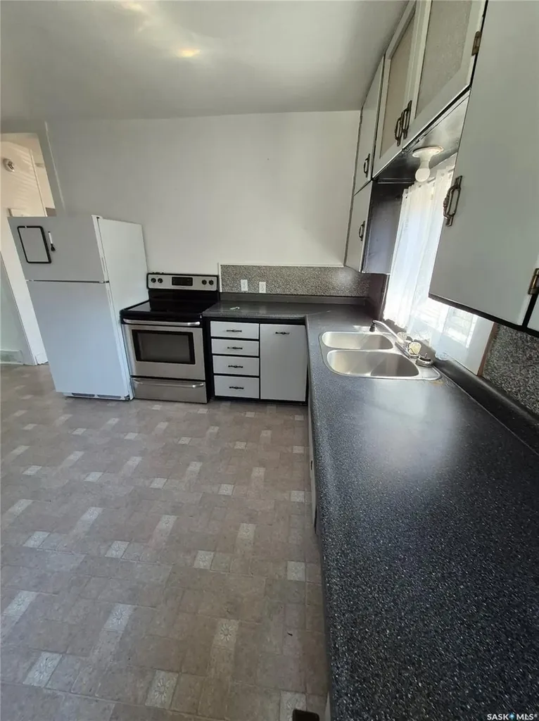 407 3rd Street E Meadow Lake SK S9X 1H7
