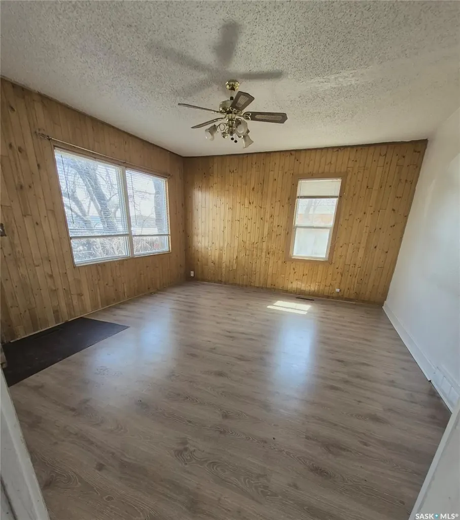 407 3rd Street E Meadow Lake SK S9X 1H7