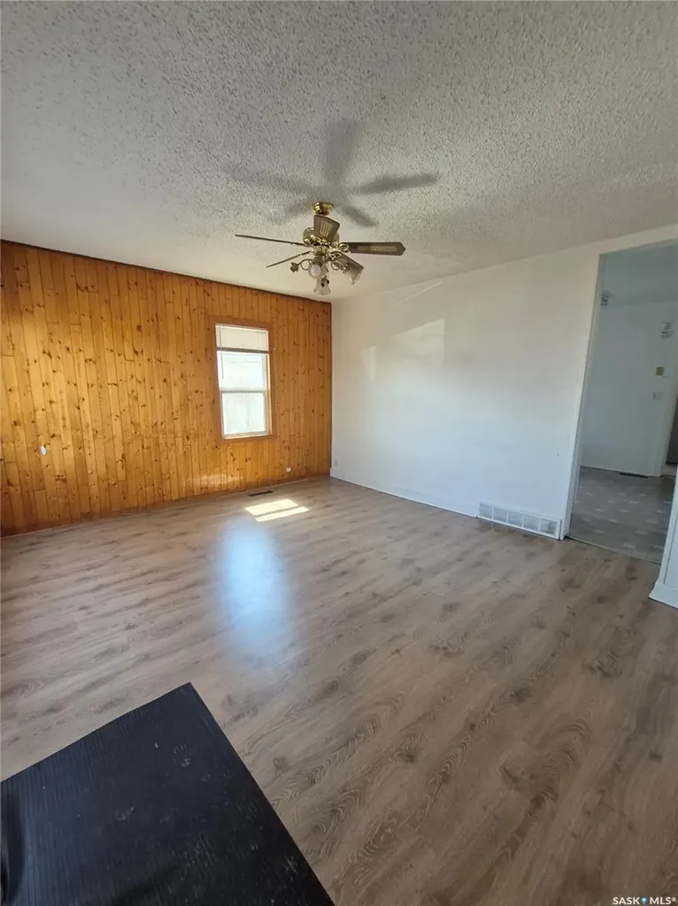 407 3rd Street E Meadow Lake SK S9X 1H7