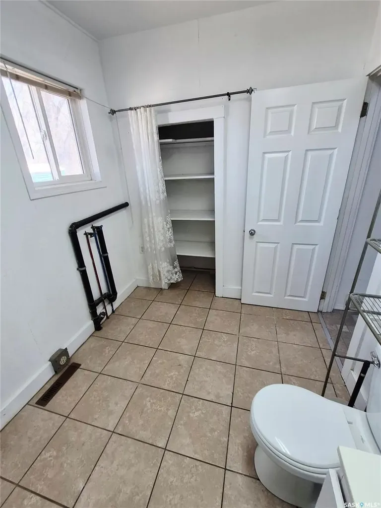 407 3rd Street E Meadow Lake SK S9X 1H7
