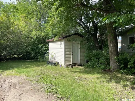 407 3RD Street E Meadow Lake SK S9X 1H7