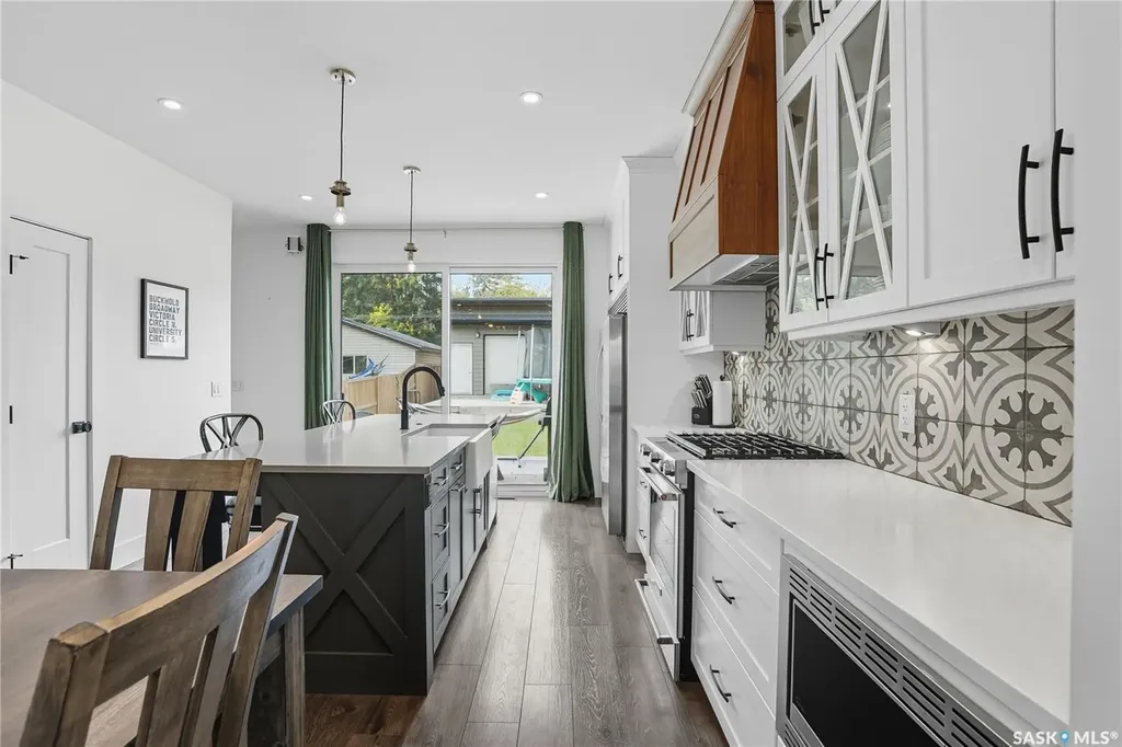 1172A Spadina Crescent E Saskatoon SK S7K 3H8