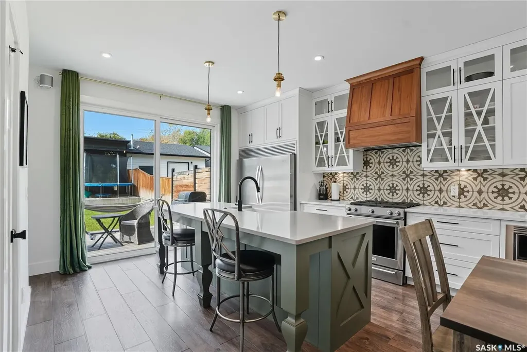 1172A Spadina Crescent E Saskatoon SK S7K 3H8