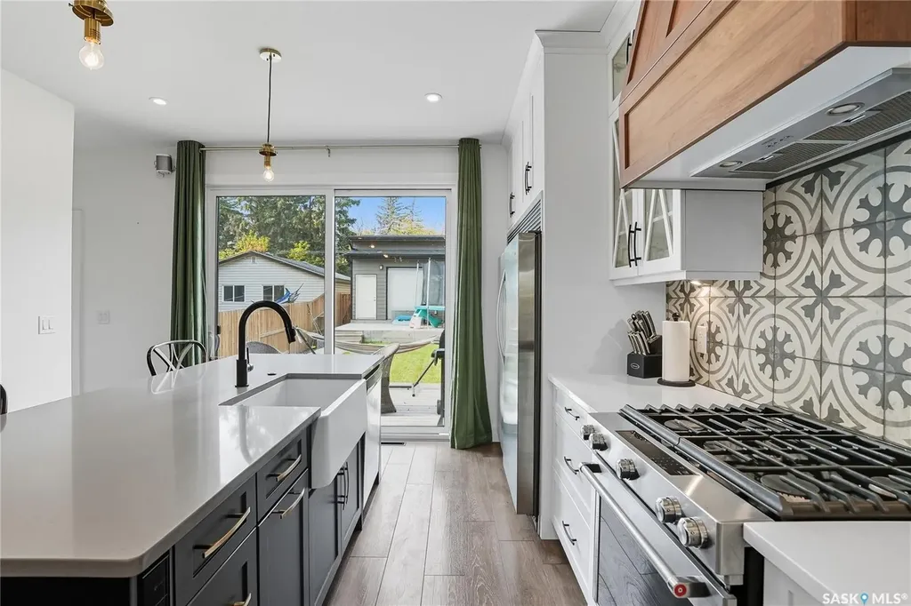 1172A Spadina Crescent E Saskatoon SK S7K 3H8