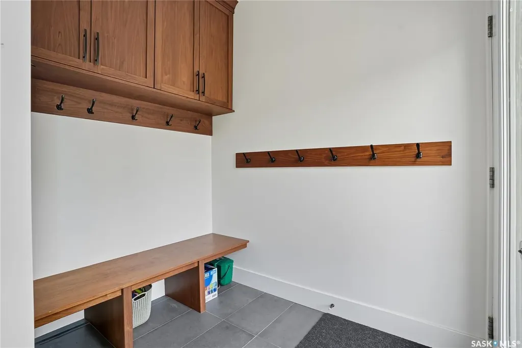 1172A Spadina Crescent E Saskatoon SK S7K 3H8
